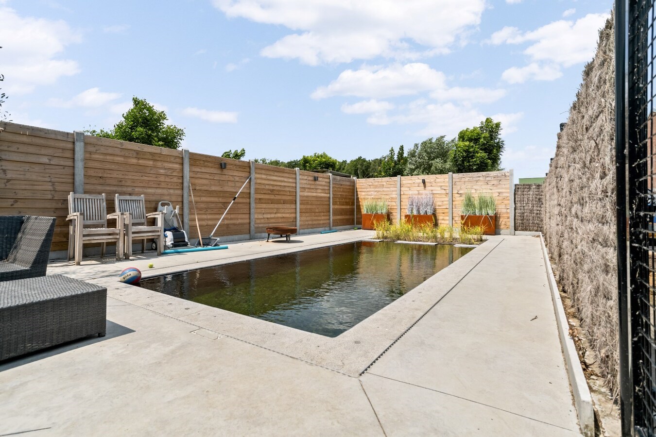 Bedrijfswoning met werkplaats op industrieterrein van Houthulst 