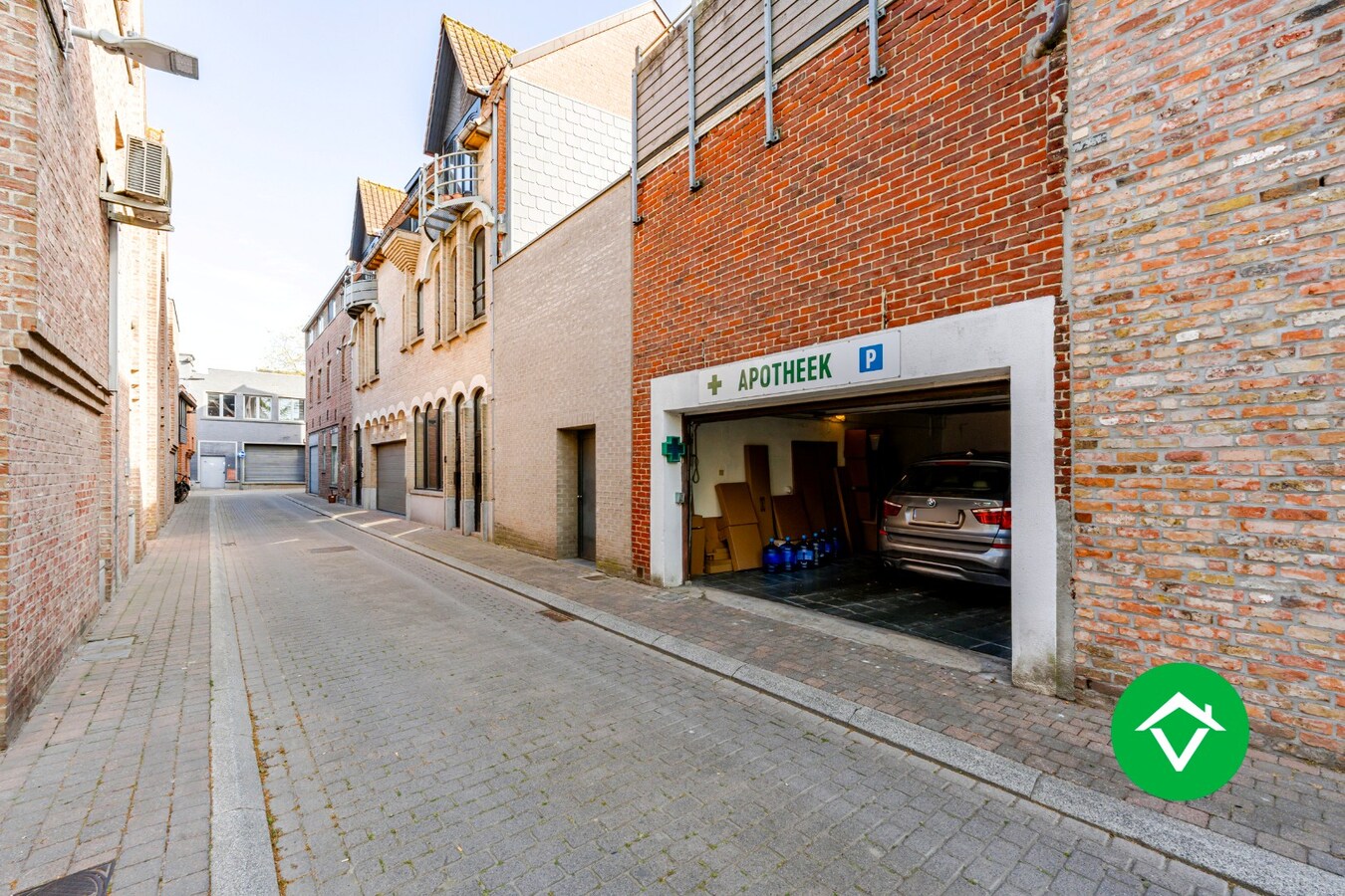 Ruim triplex appartement met 5 slaapkamers, in het centrum van Torhout 
