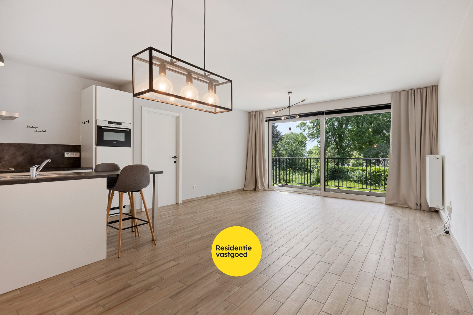 Instapklaar 1-slpk appartement te Laken 