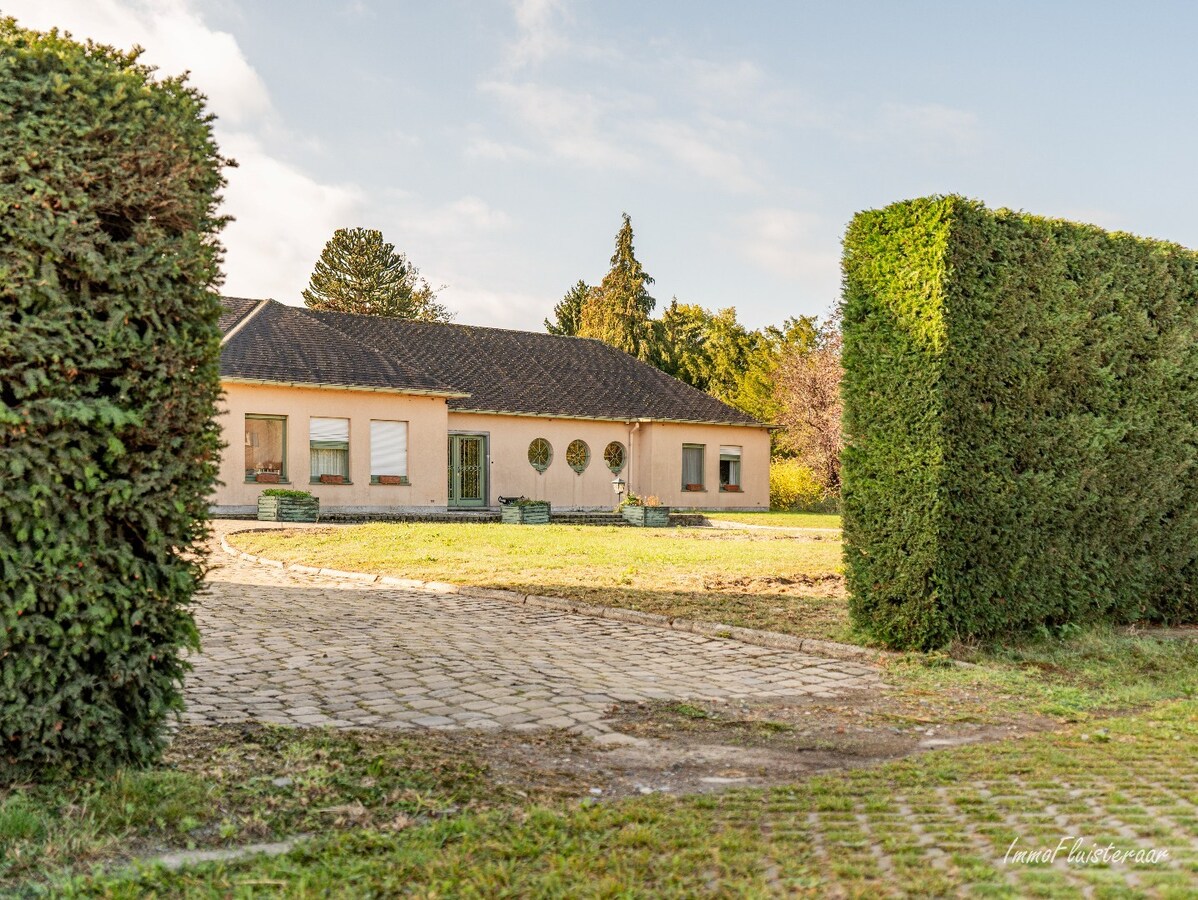 Goed gelegen ruime villa met weiland 