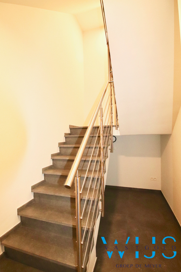 Instapklaar appartement met 2 slaapkamers &amp; terras te ASSENEDE ! 