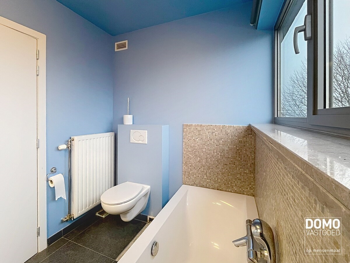 LICHTRIJK DUPLEXAPPARTEMENT MET ZUIDGERICHT TERRAS TE KERMT 