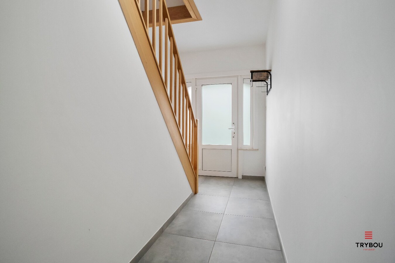 Gerenoveerde alleenstaande woning met 3 slaapkamers op perceel van 562m² 