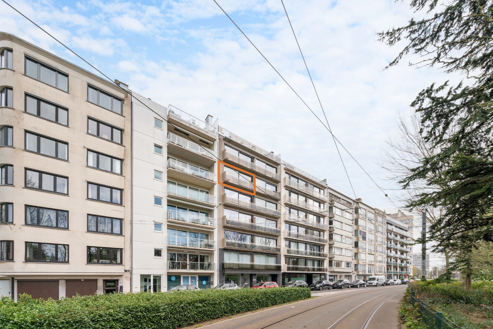 RUIM APPARTEMENT MET OPEN ZICHT OP TOPLIGGING 