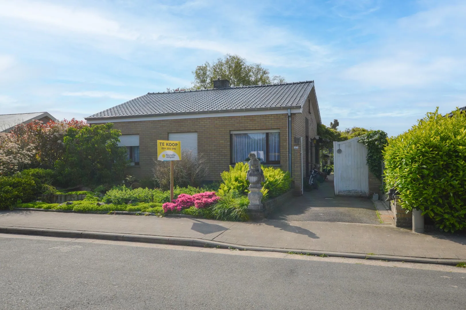 Bungalow met 2 slpks en zonnige tuin te Eernegem