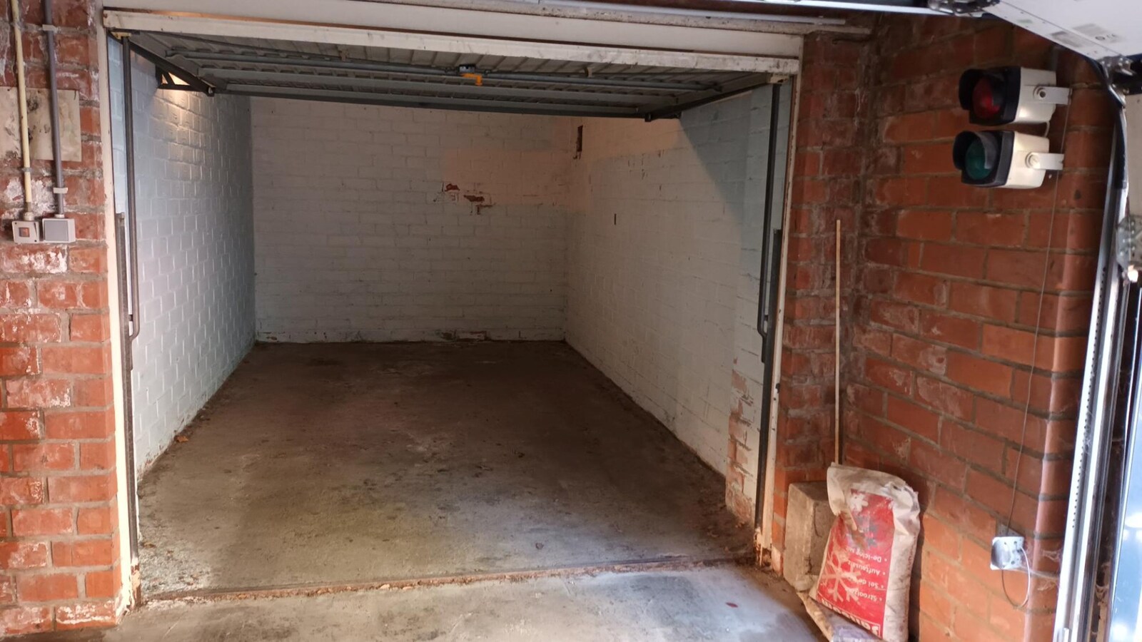 Ruime garageboxen te koopin Hasselt. 