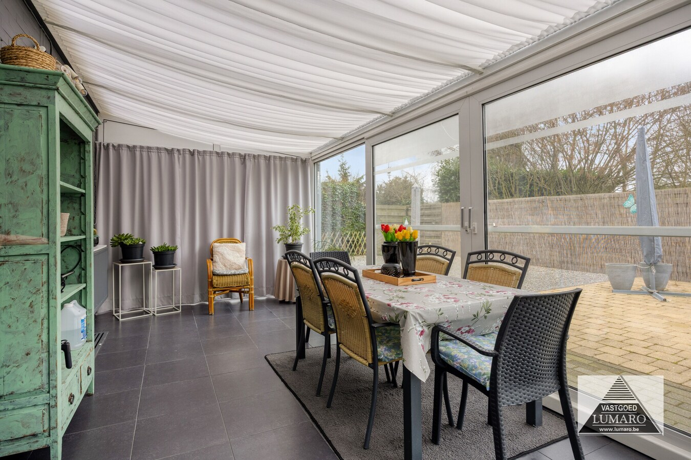 Landelijk gelegen goed onderhouden vrijstaande woning 