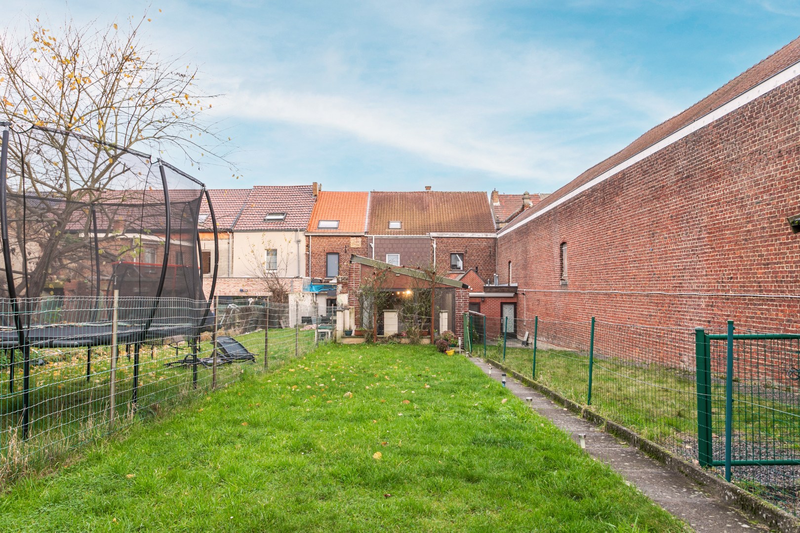 Instapklare woning met 3 slaapkamers, veranda en garagebox in Lembeek 