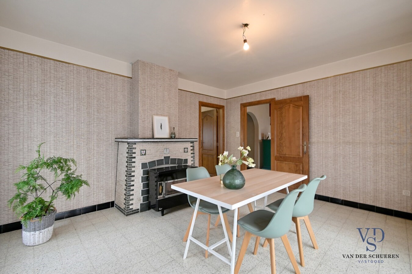 Degelijke halfopen bebouwing 