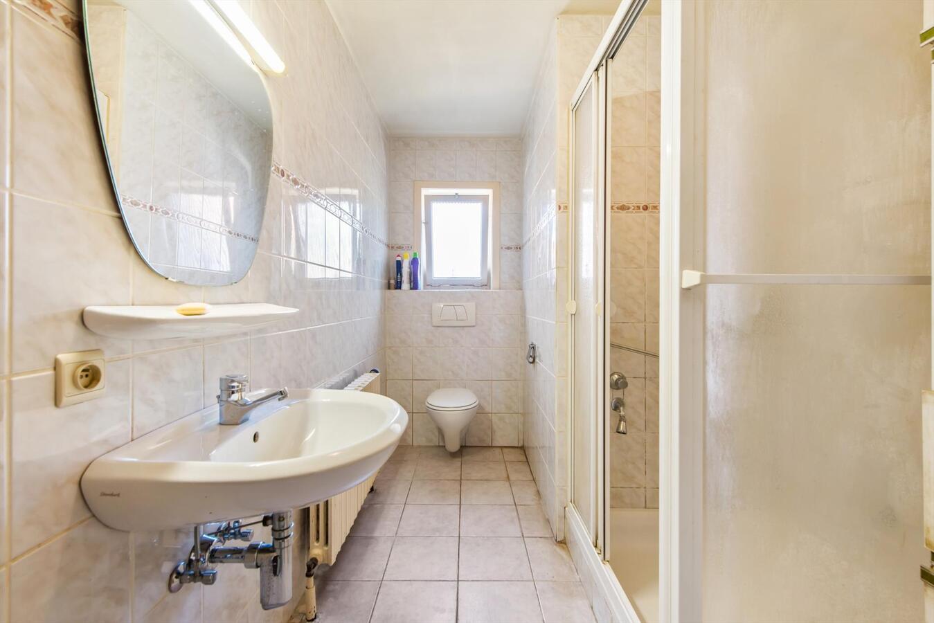 Ruime vrijstaande woning met garage op een perceel van 915 m² 