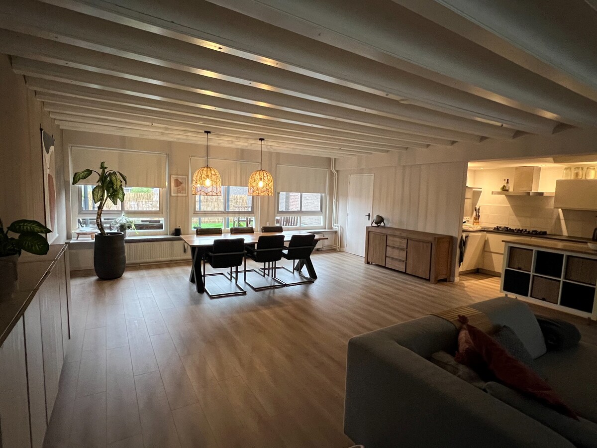 Huur appartement met 2 slaapkamers gelegen in het centrum van Bladel. 