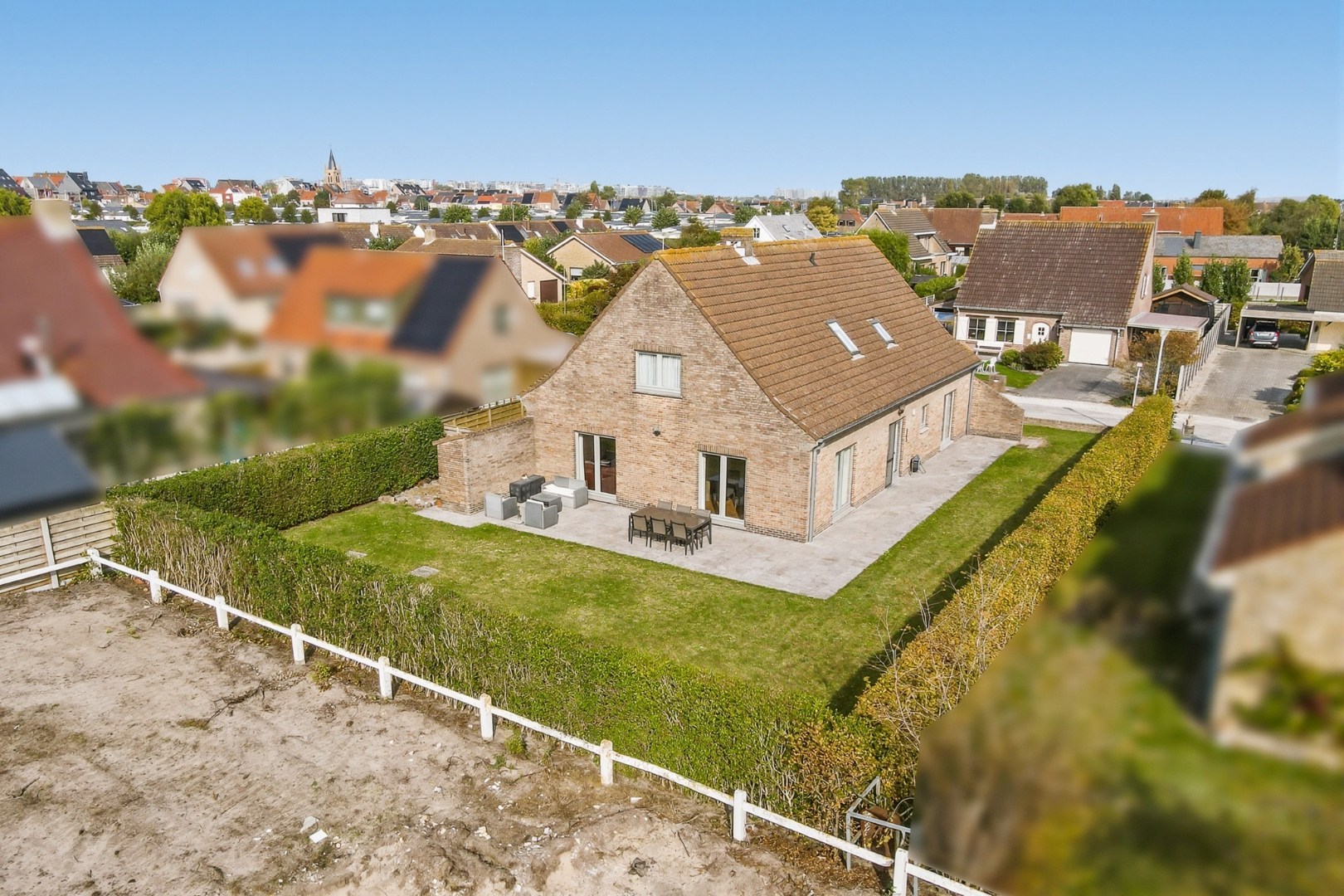 Ruime villa met 4 slaapkamers 