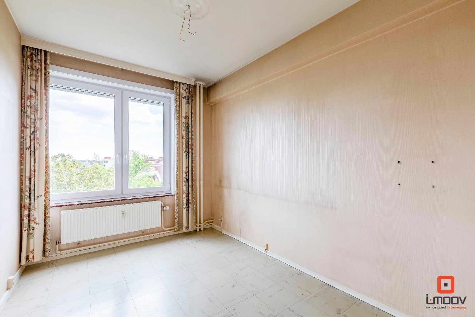 Ruim en lichtrijk drieslaapkamerappartement met prachtig zicht op het water en het groen! 