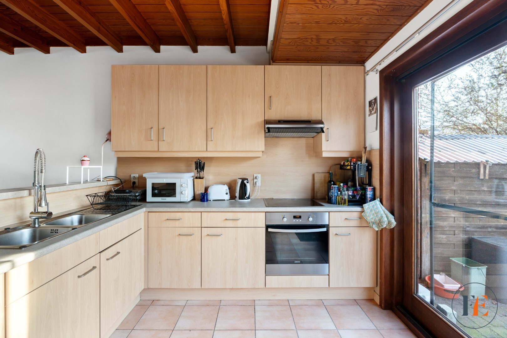 Knusse starterswoning met zicht op het water 