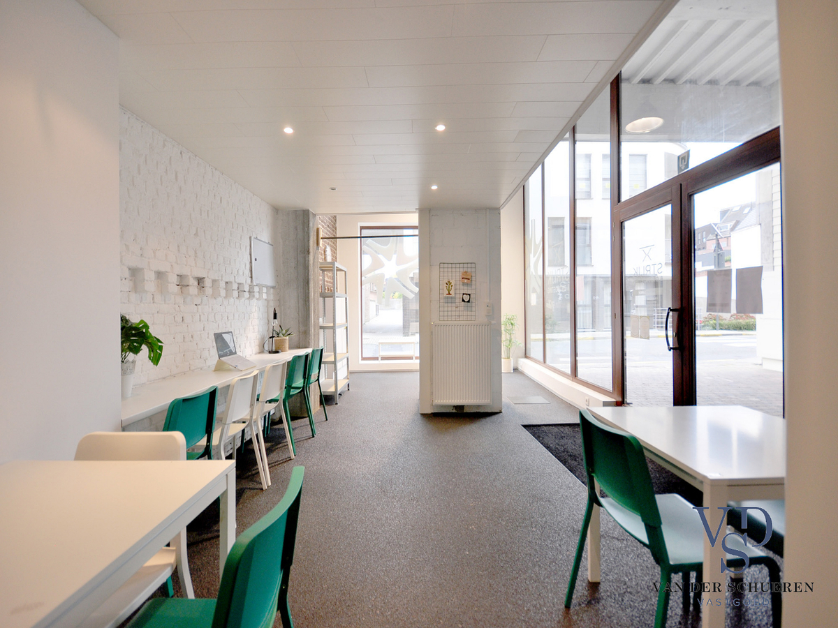 Eigentijdse loft voor wonen en werken. Opportuniteit als investeringspand ! 