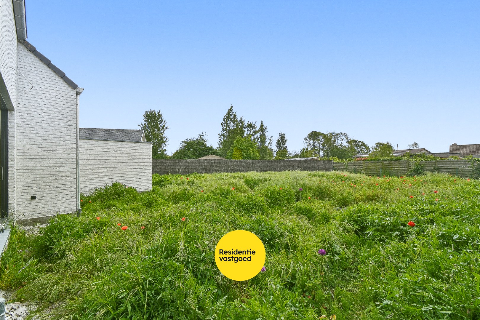 Gezinswoning met drie slaapkamers op goeie locatie 