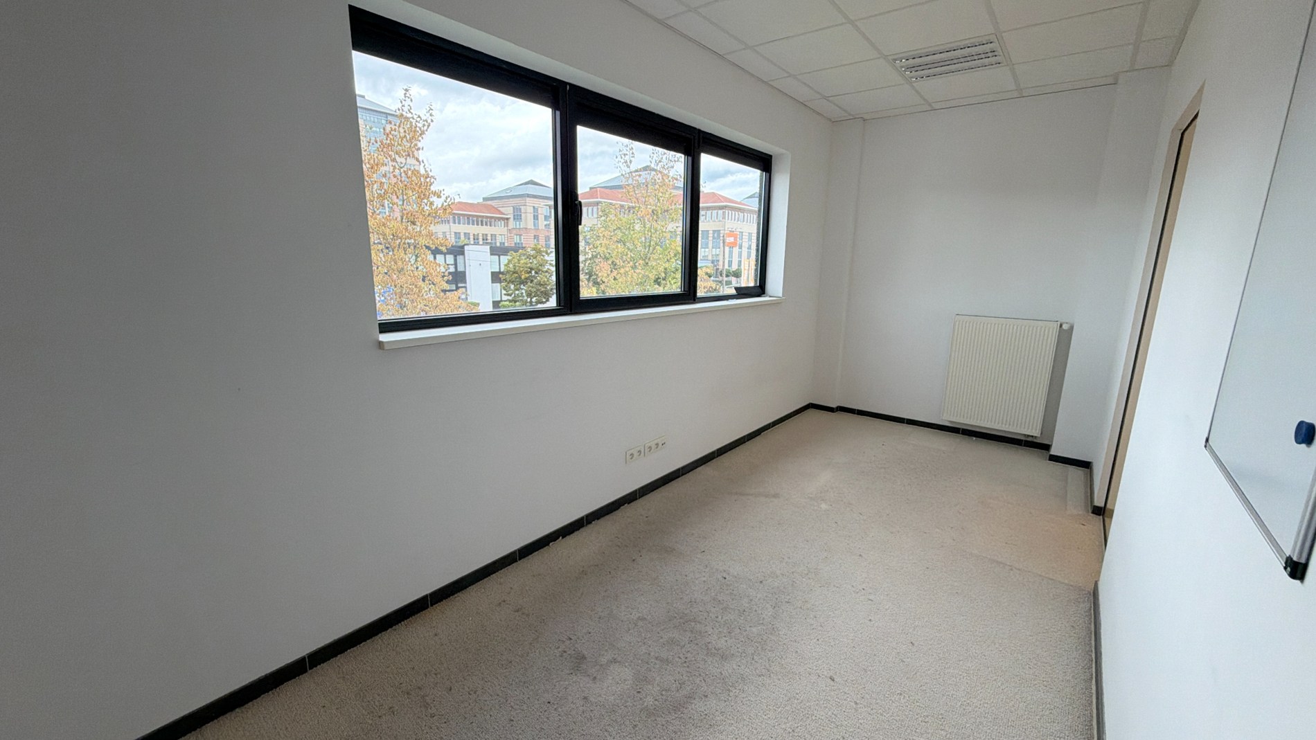 Bedrijfsunits met magazijn en kantoor te huur in Mechelen-Noord