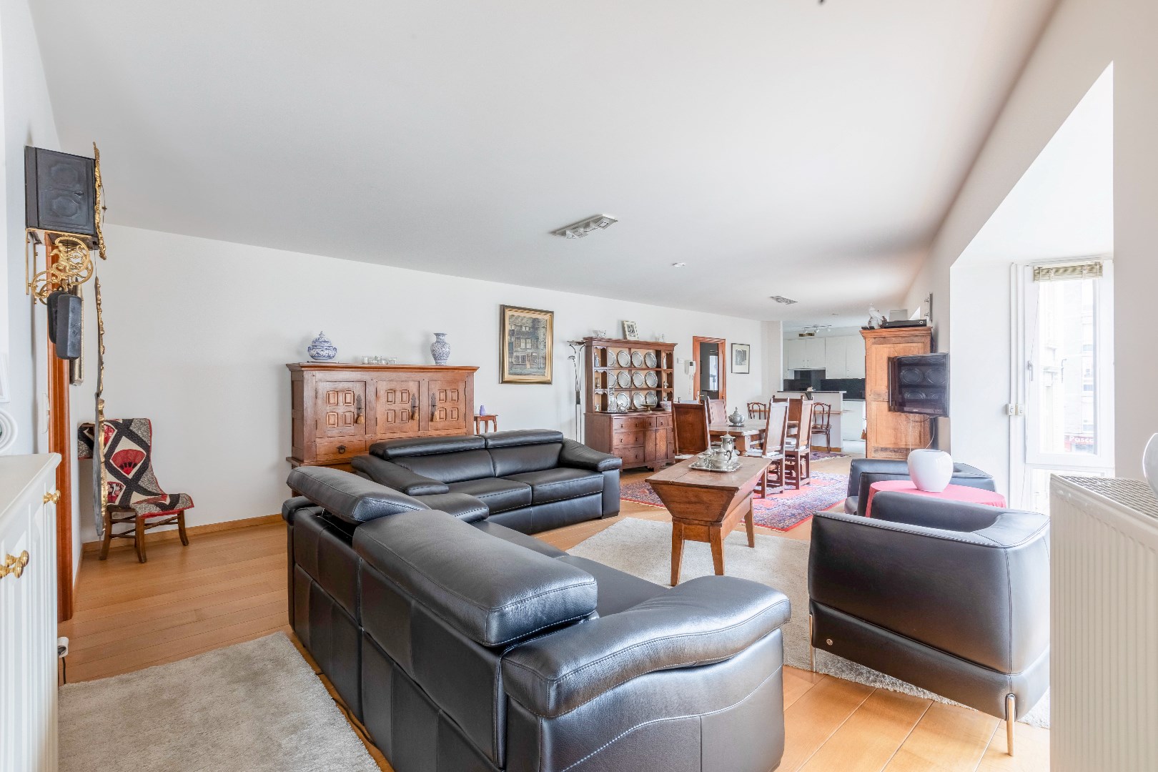 Gunstig gelegen  2-slp. app. met terrassen en garage nabij Gent Sint-Pieters 