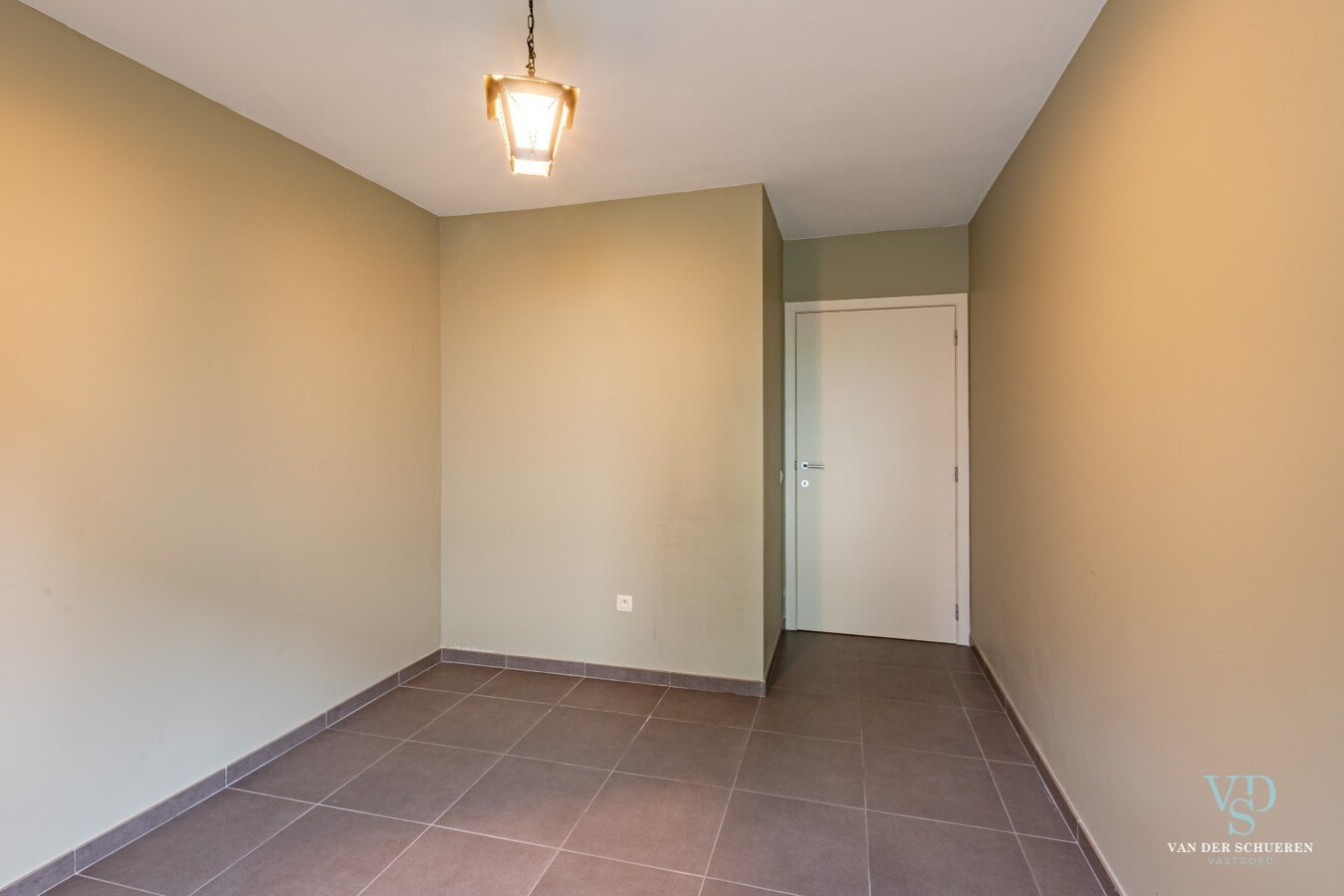 Ruime,  recente assistentie-flat. 