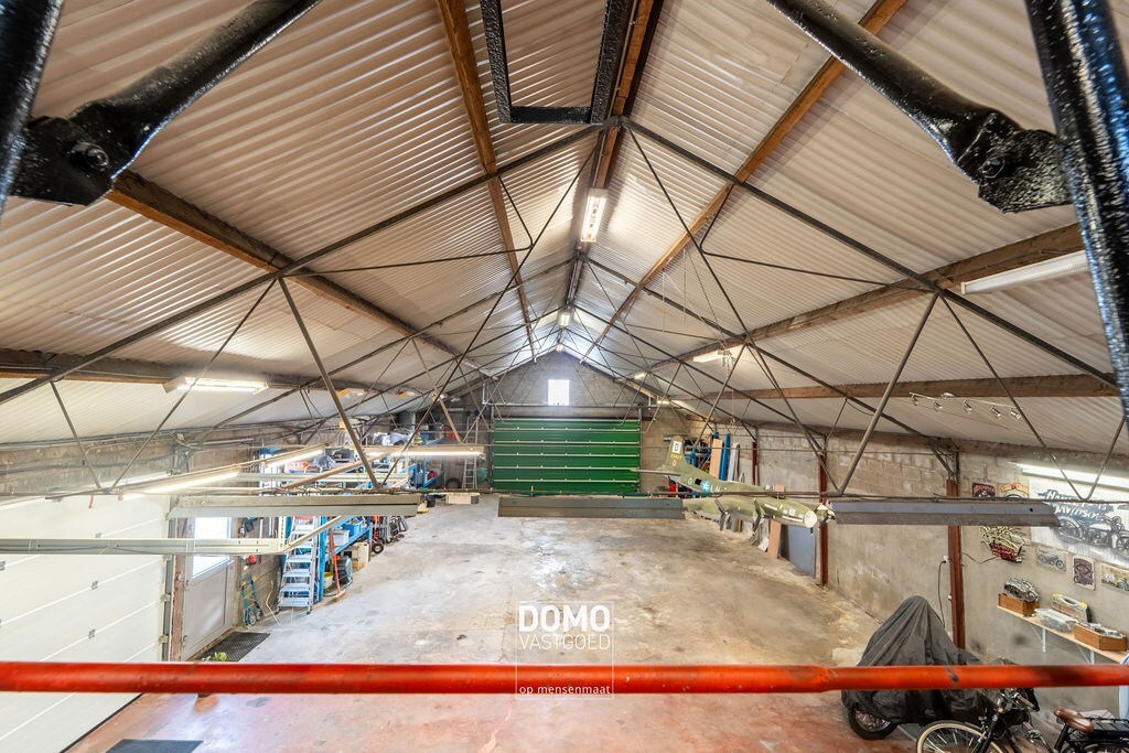 RUIME WONING VAN BOUWJAAR 2008 MET EPC LABEL B, 3 SLAAPKAMERS EN EEN HANGAR TE DIEPENBEEK 