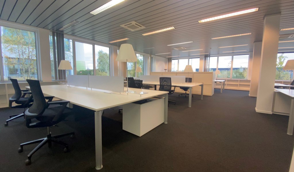 Instapklare kantoren vlakbij N16 te huur in Bornem