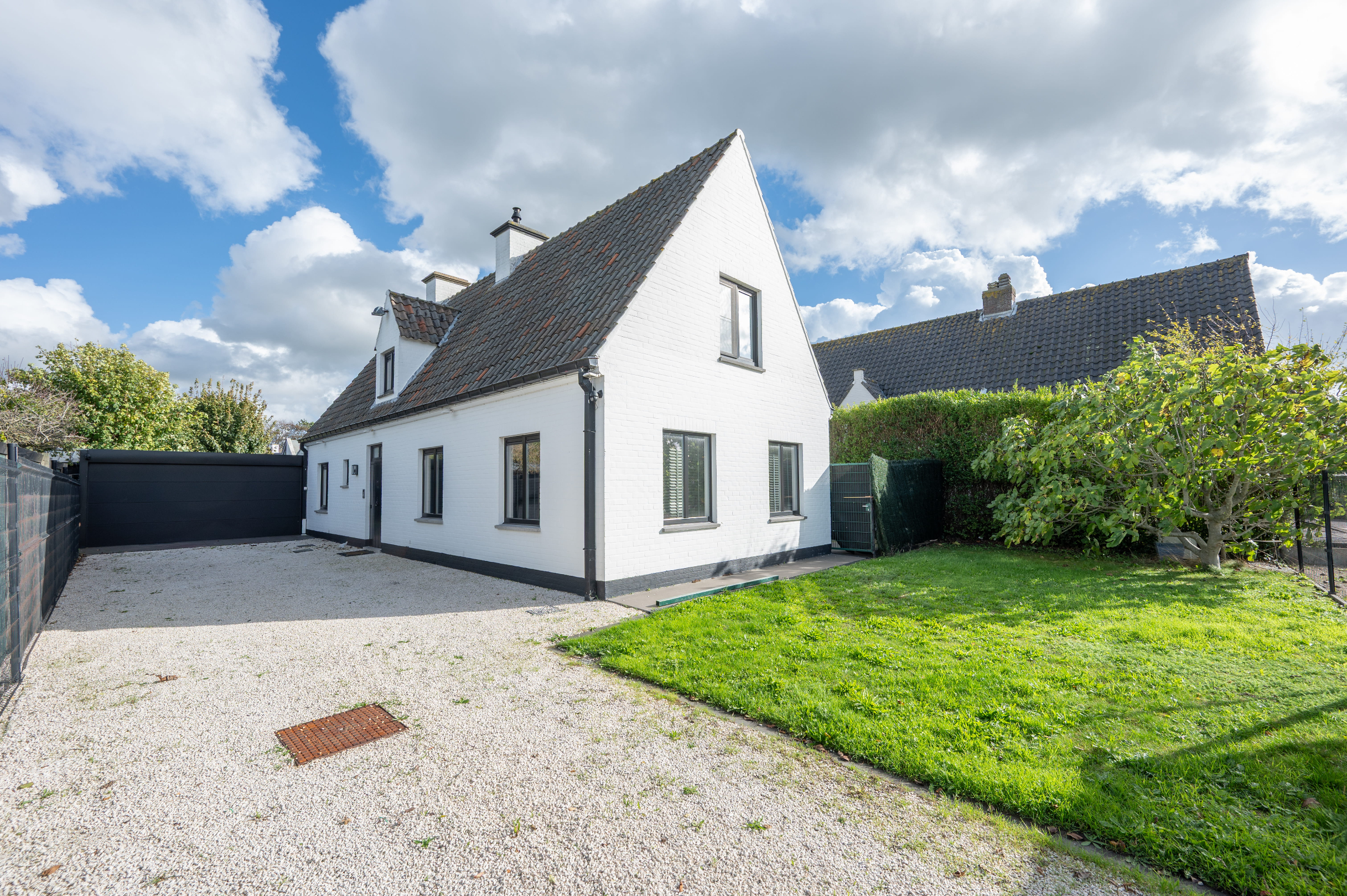 Mooi afgewerkte villa aan de Natienlaan in Knokke 