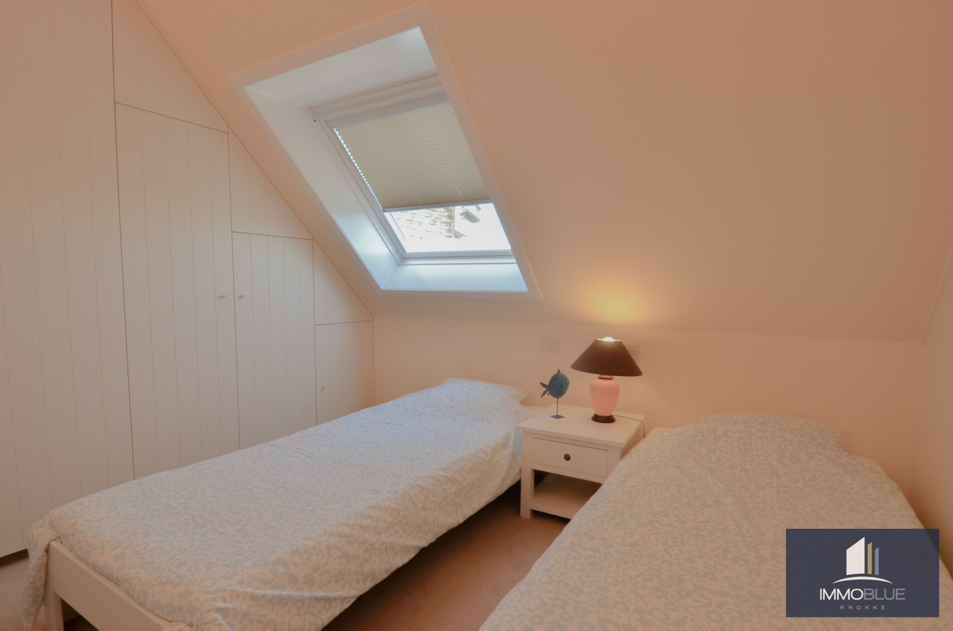 Stijlvol duplexappartement met zonnige terrassen en open zicht op de villa’s van het Zoute. 