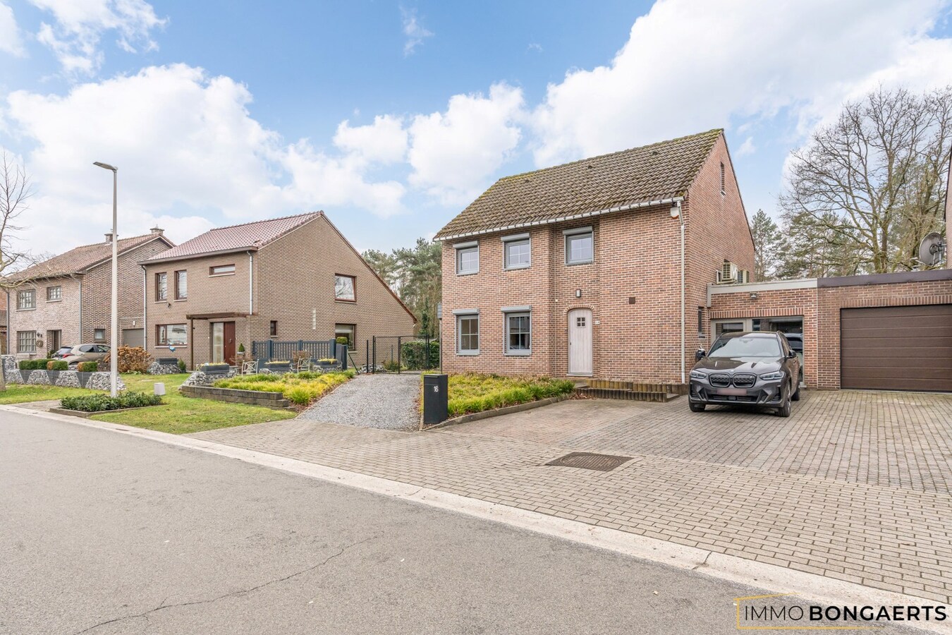 Gerenoveerde woning met 4 slaapkamers op rustige ligging 