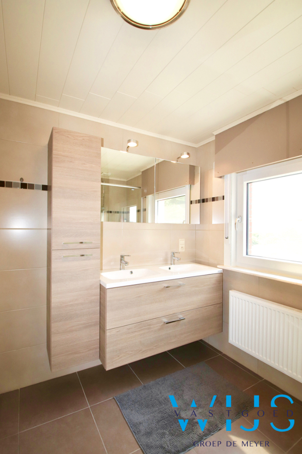 Instapklaar woonhuis op een prachtige ligging te Ertvelde ! 