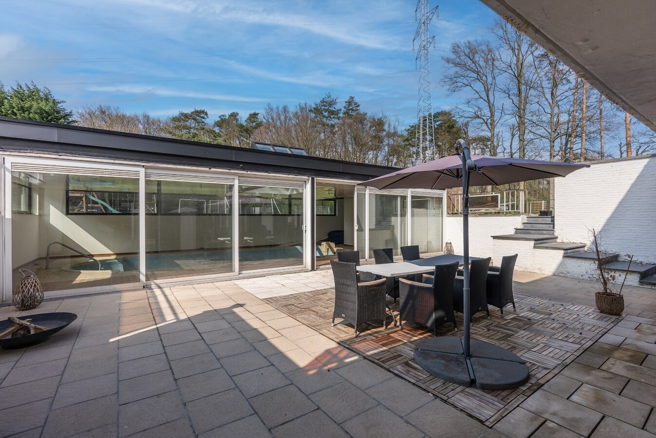 Zeer ruime woning op een perceel van circa 20 are 