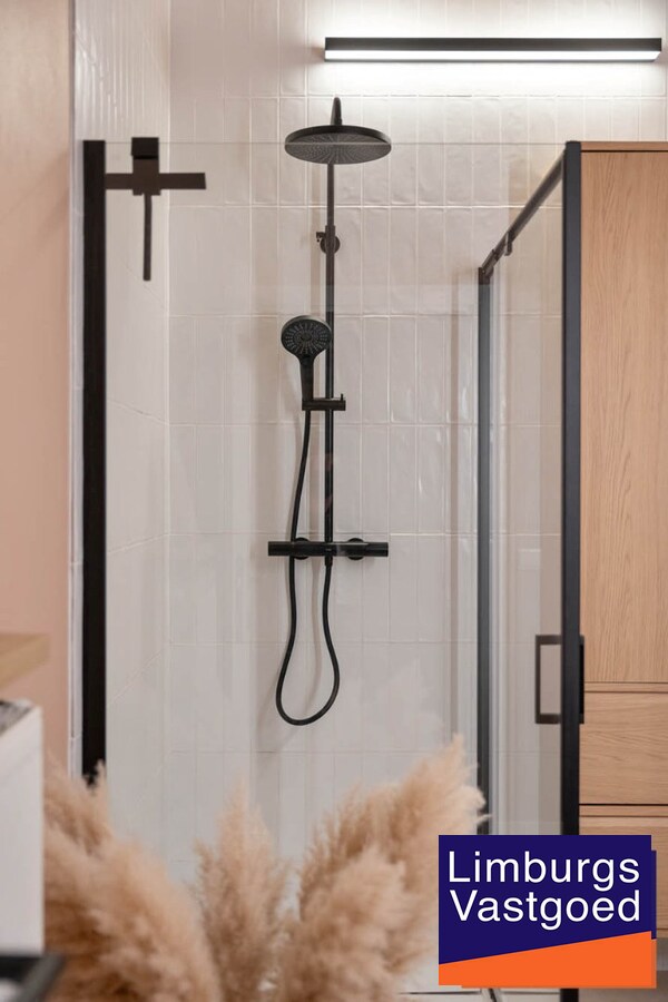 Recent Gerenoveerd appartement met tuin en terras, 2 slaapkamers, In Rekem 