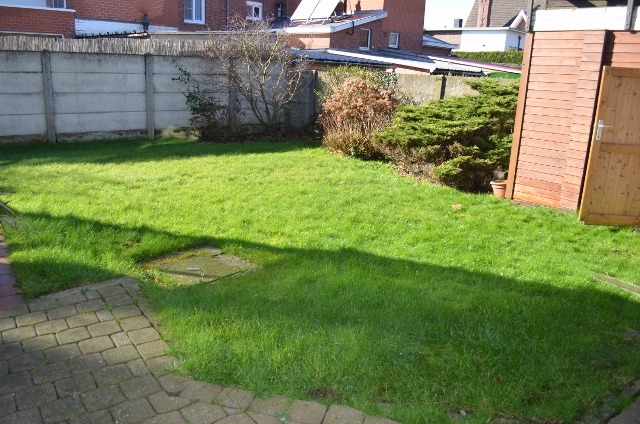 Te renoveren woning te Waarschoot 