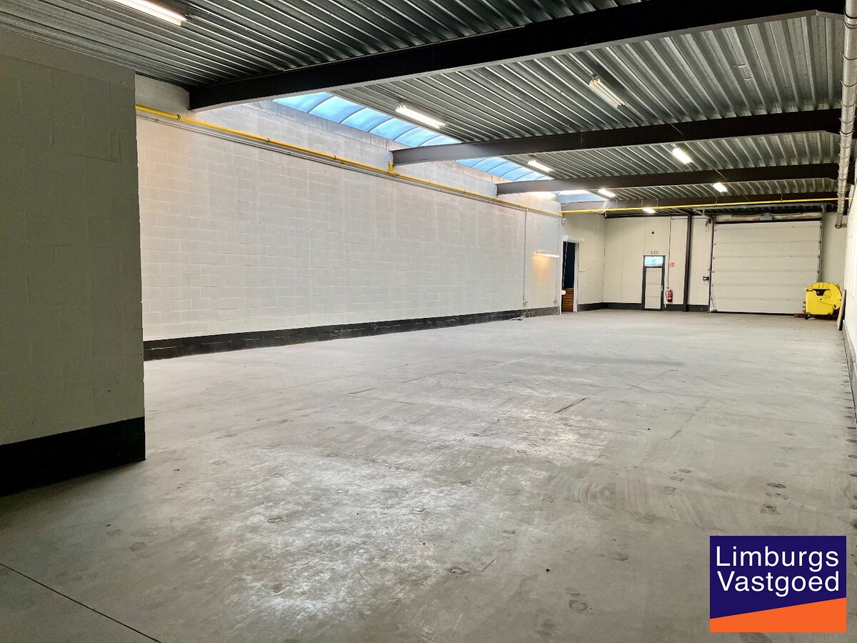 Magazijn, 290m², op industrieterrein, vlakbij E-313 