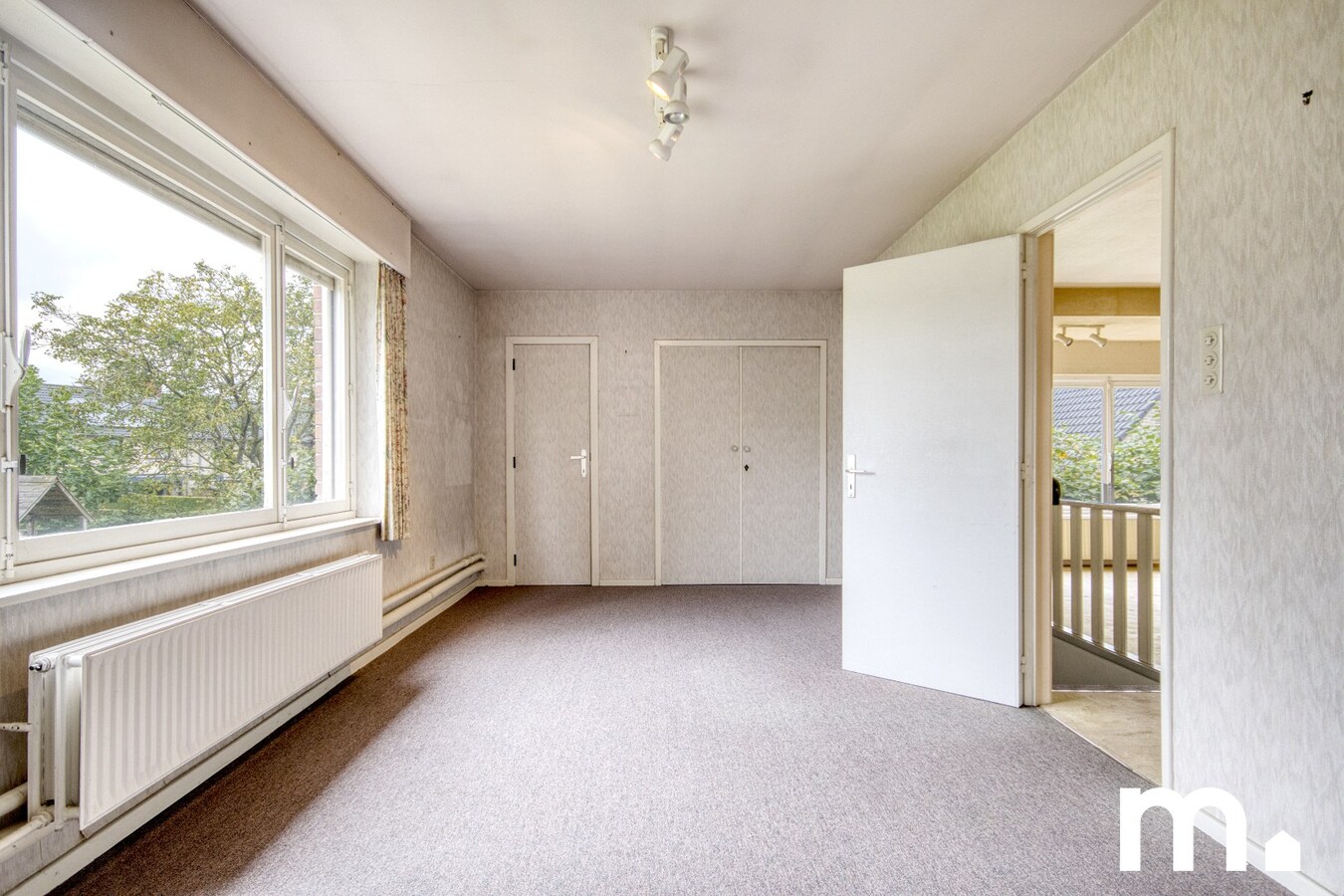 Alleenstaande villa met 4 slaapkamers en zonnige tuin te Harelbeke op 1005 m² 