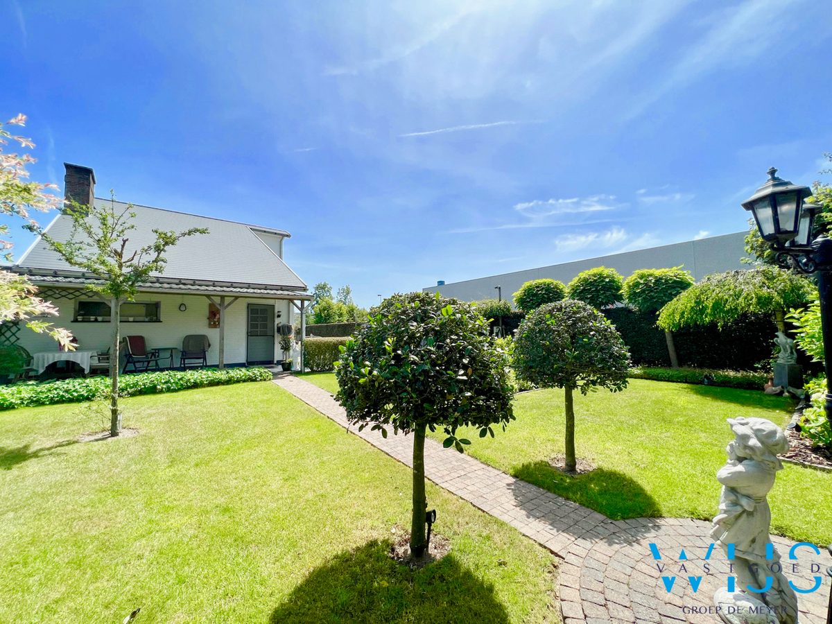 Prachtige alleenstaande woning op een aangenaam perceel van 1060m² in Doornzele ! 