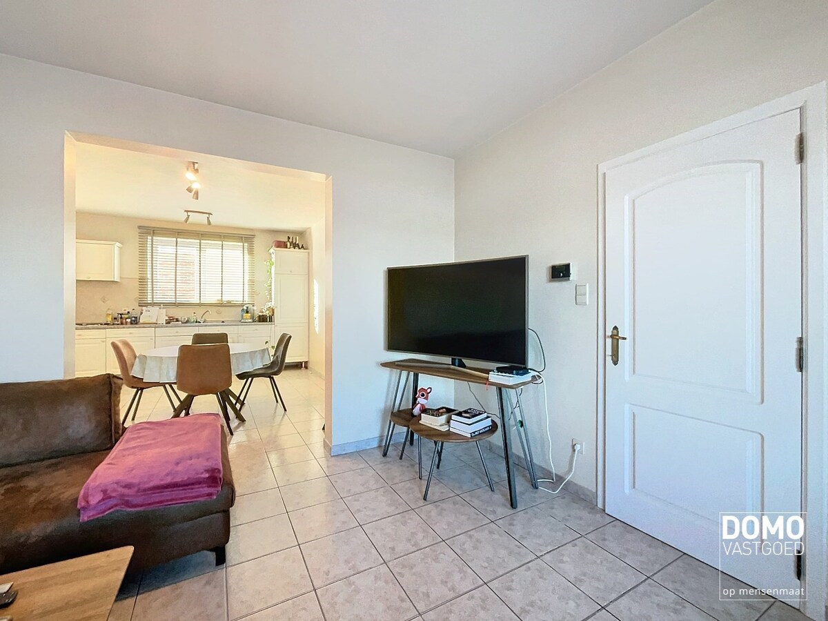 Gezellige en gerenoveerde woning te Stokrooie, gelegen aan het Albertkanaal. 