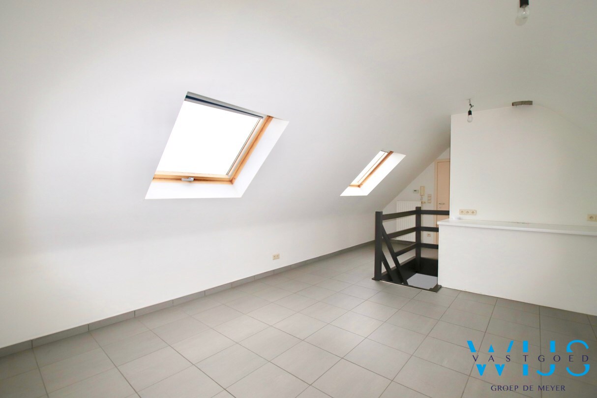 Ruim lichtrijk appartement met 4 slaapkamers te Eeklo ! 