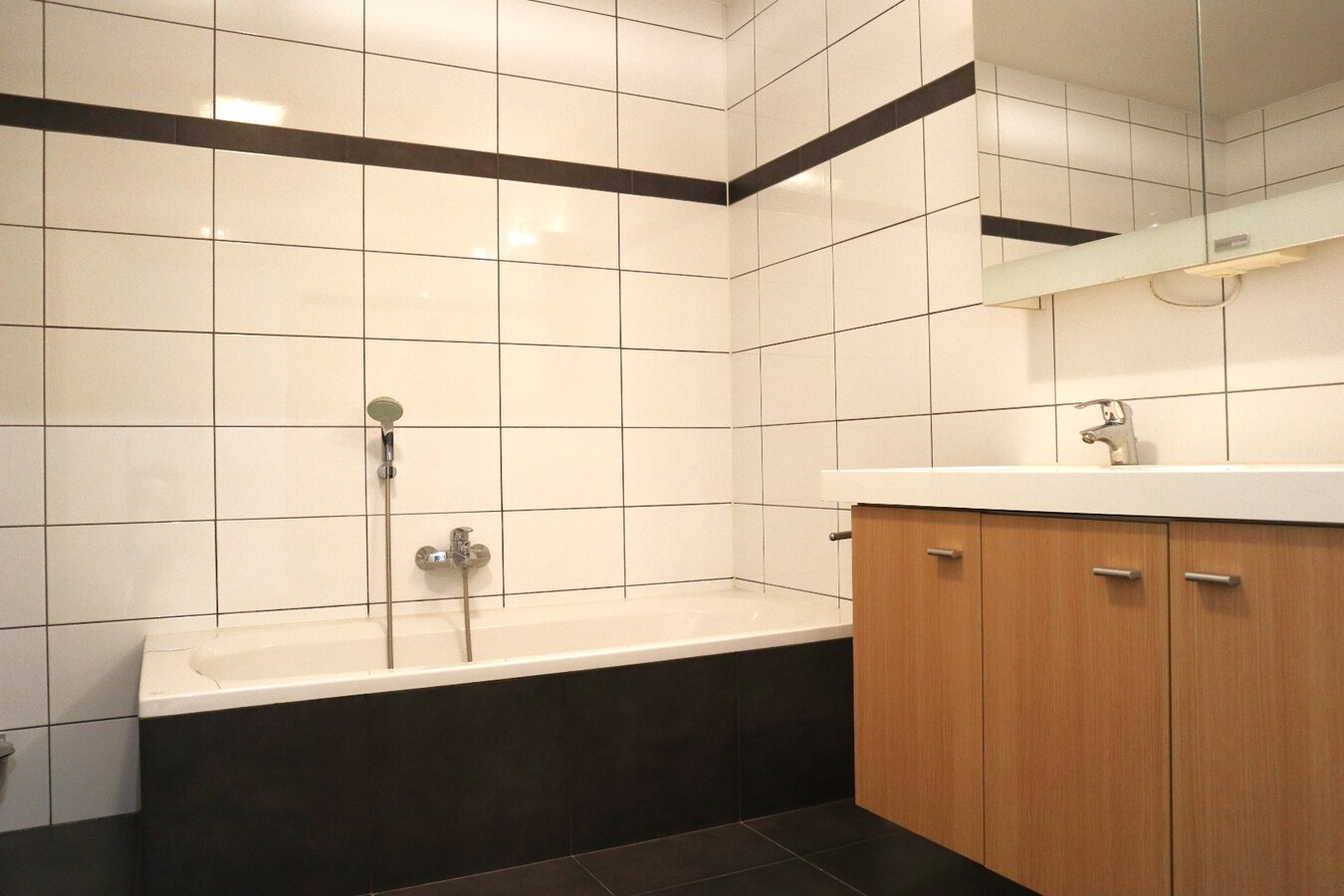 LED-on-IMMO biedt aan : Ruim Duplex Appartement in Bierbeek (Korbeek-Lo) 