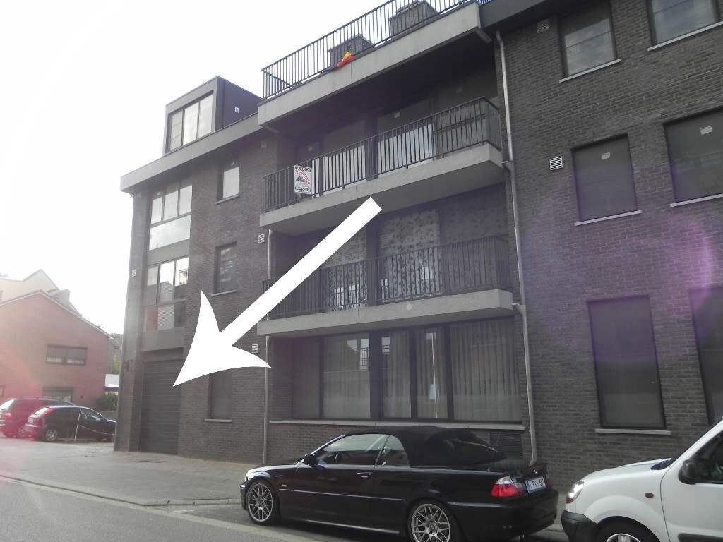 Afgesloten garage in residentie "Ta Pagonia" 