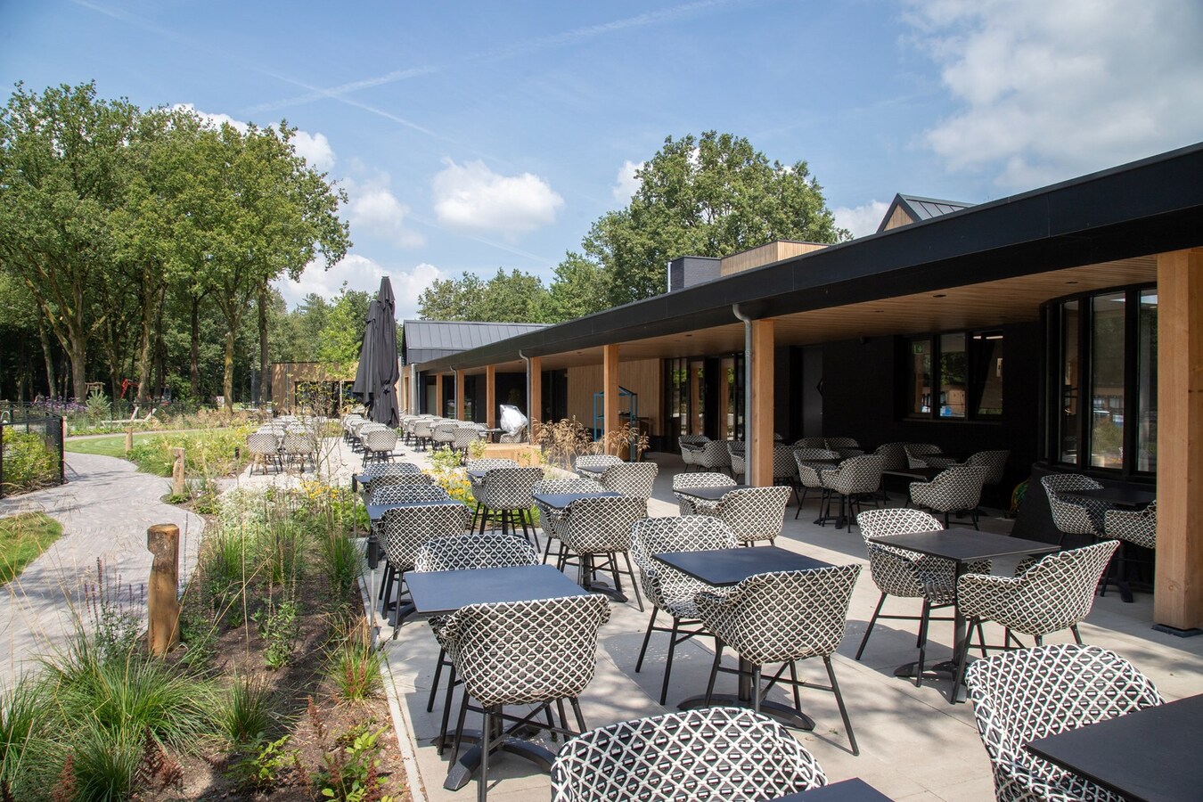 Vrijstaande recreatiewoning met 3 slaapkamers op resort 'De Brabantse Kempen'. 