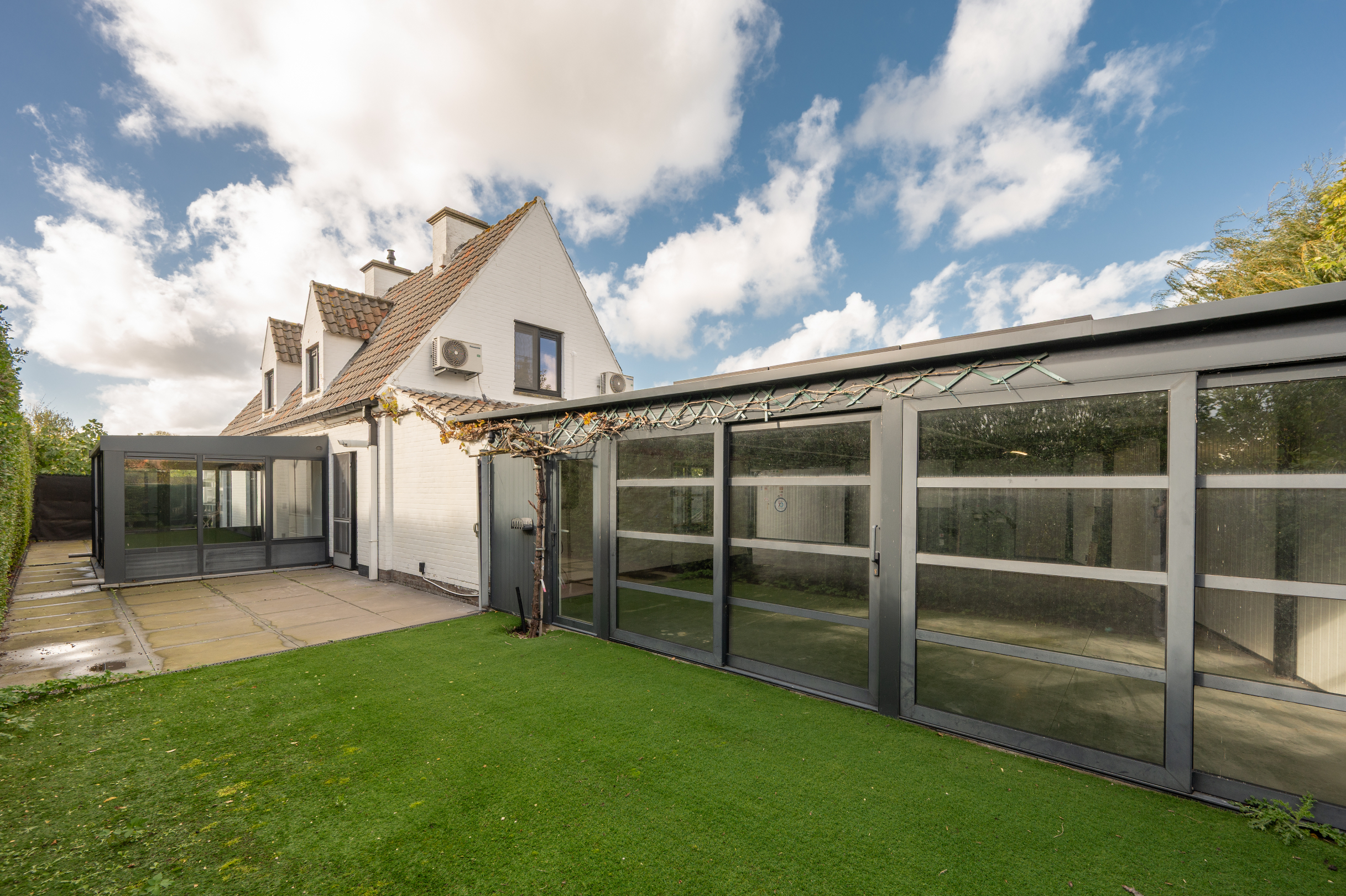 Mooi afgewerkte villa aan de Natienlaan in Knokke 
