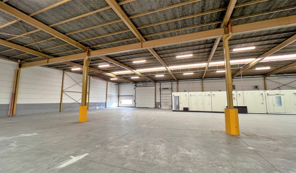 Magazijnen te huur vlakbij afrit E17 in Sint-Niklaas