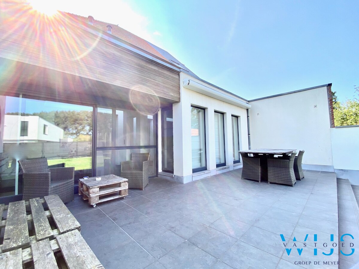 Schitterend karaktervol woonhuis met 5 slaapkamers te Assenede ! 