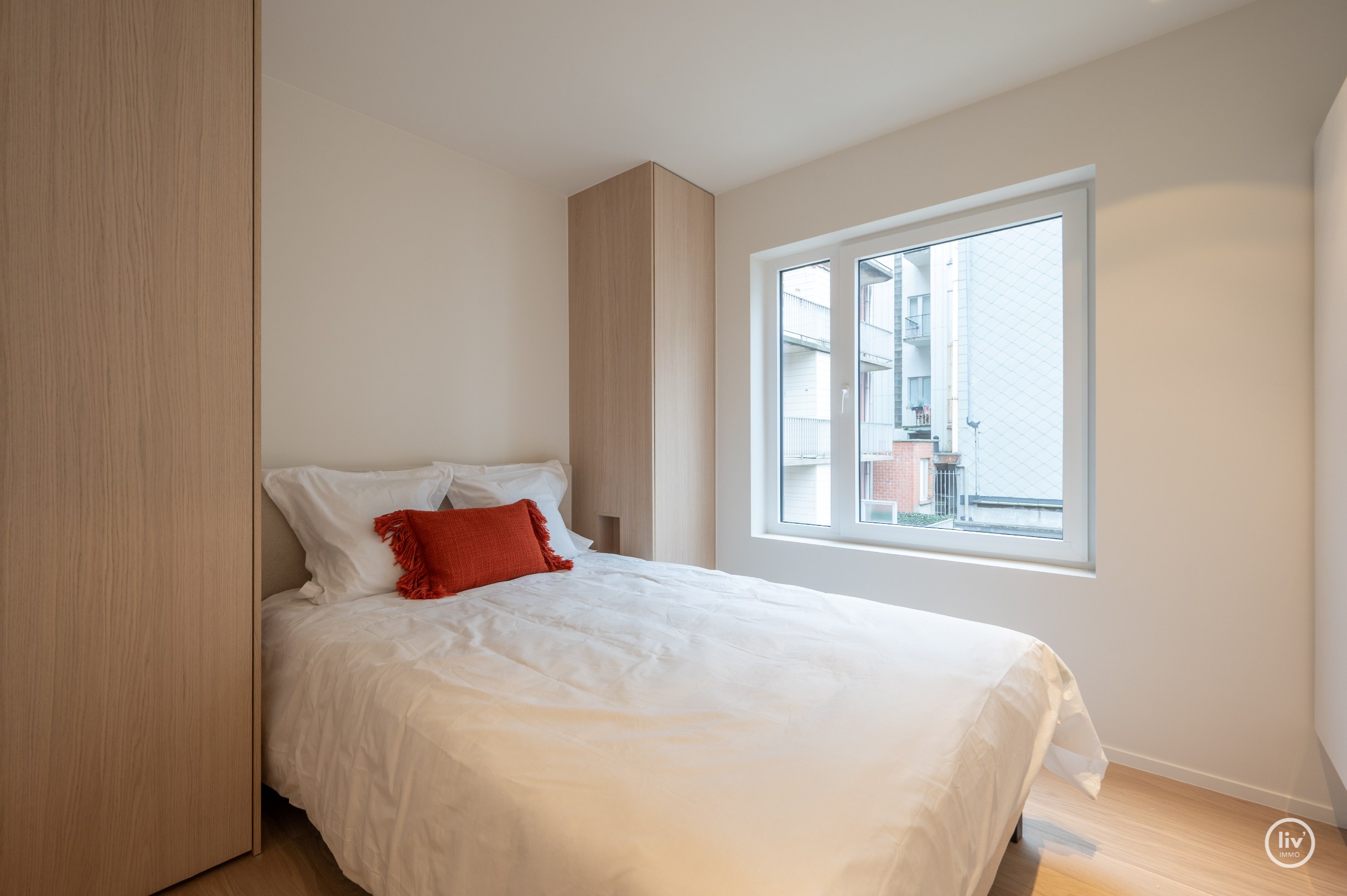 Gerenoveerd 3 slaapkamerappartement centraal gelegen vlakbij de LIppenslaan te Knokke. 