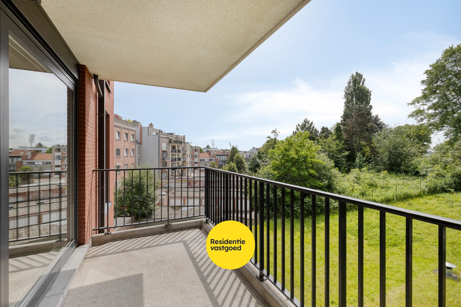 Instapklaar 1-slpk appartement te Laken 