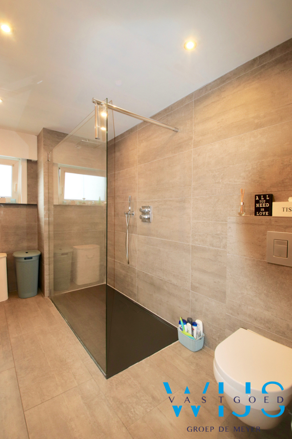 Zeer ruime HOB op een perceel van 934m2 te Evergem ! 