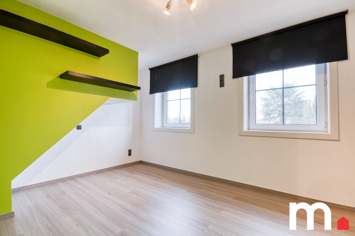 HOB met 4 slaapkamers en Zwembad en buitenbar op 963m² te Lendelede 