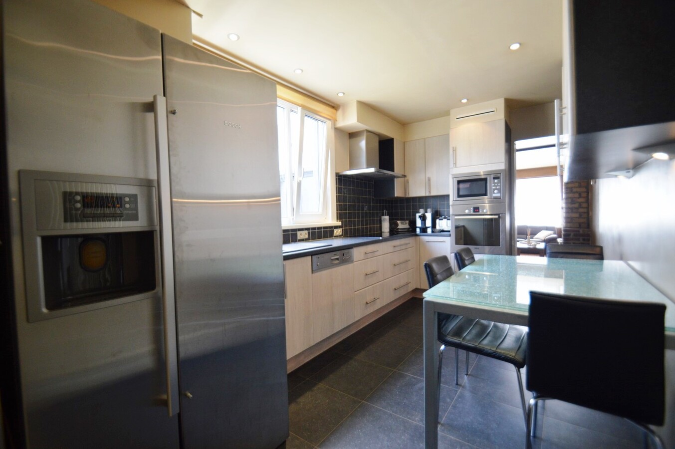 Te renoveren, centraal gelegen woning op 246m² grond - Heist 