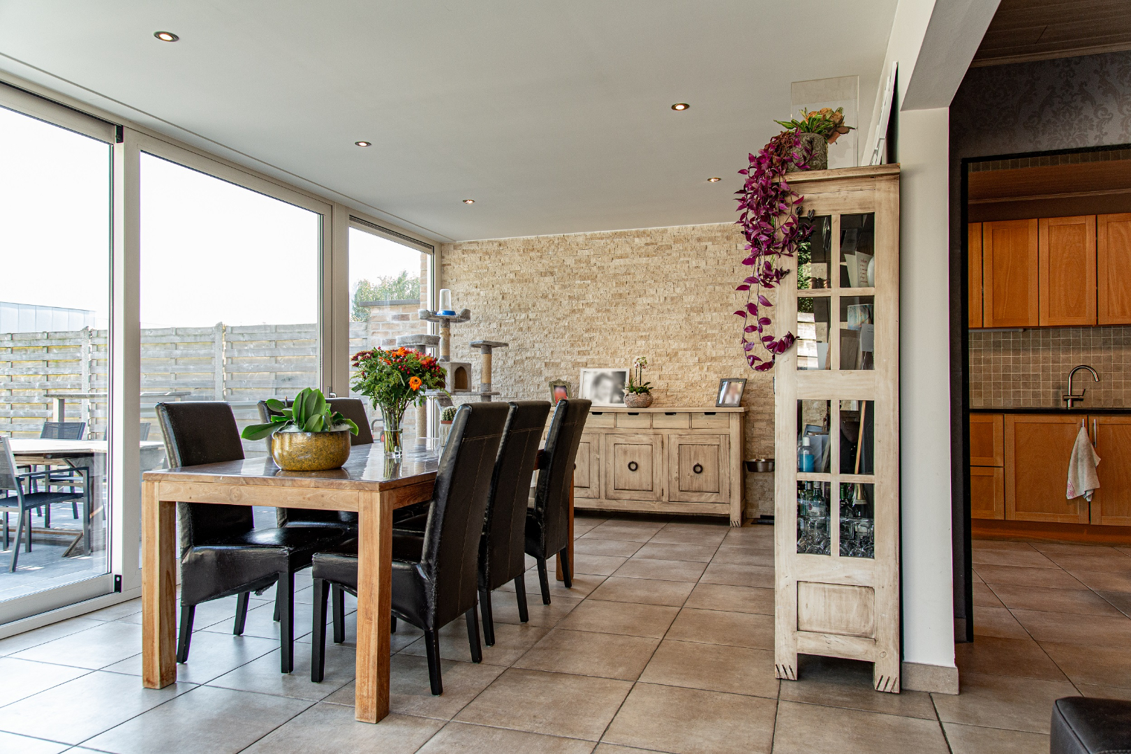 Voor de snelle beslissers, ruimte binnen én buiten ! 