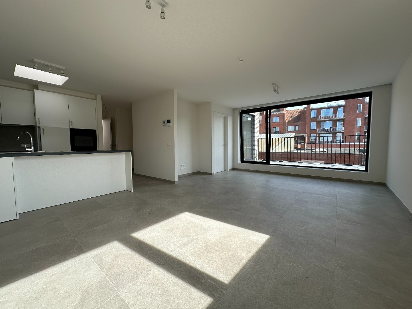 Instapklaar energiezuinig nieuwbouwappartement met mooi zonneterras, Torhout 